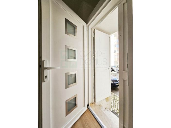 Image No.39-10 Bed Apartment for sale