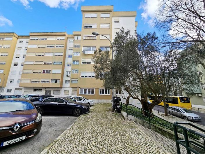 Image No.50-10 Bed Apartment for sale