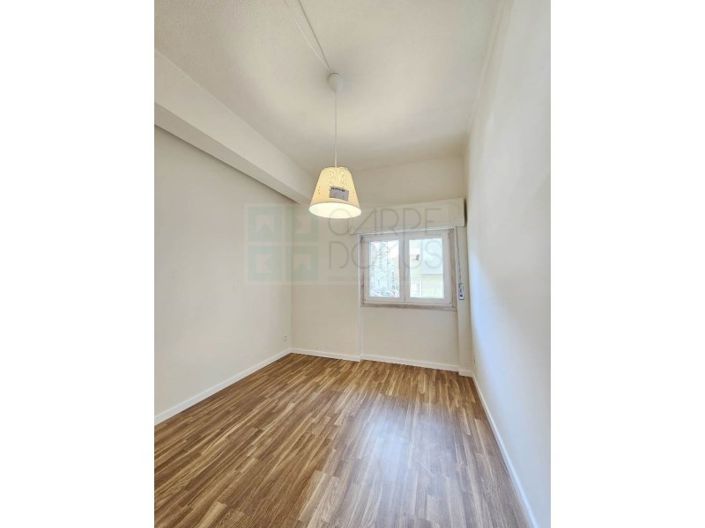 Image No.10-10 Bed Apartment for sale