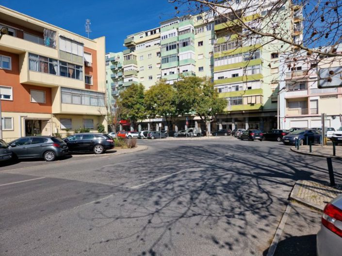 Image No.35-3 Bed Apartment for sale