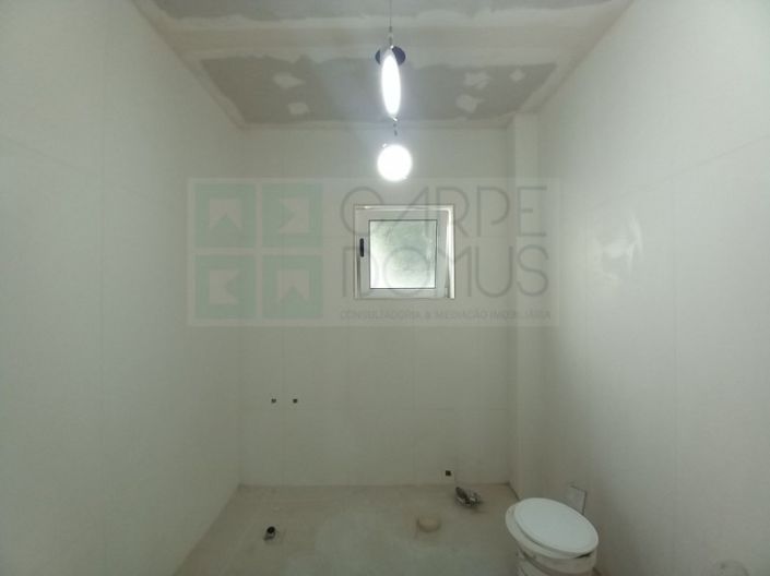 Image No.20-4 Bed Apartment for sale