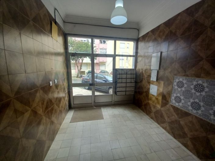 Image No.24-2 Bed Apartment for sale