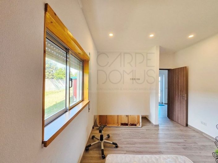 Image No.19-4 Bed House for sale