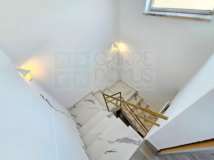 Image No.20-4 Bed House for sale