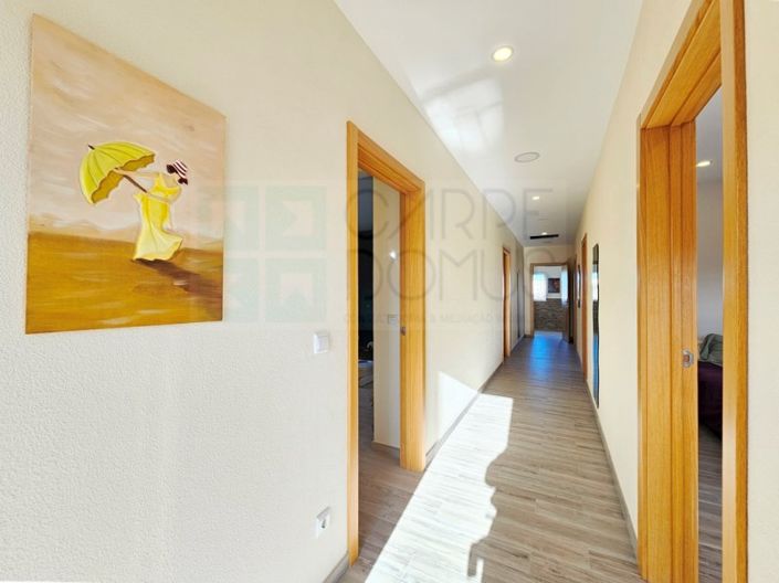 Image No.4-4 Bed House for sale