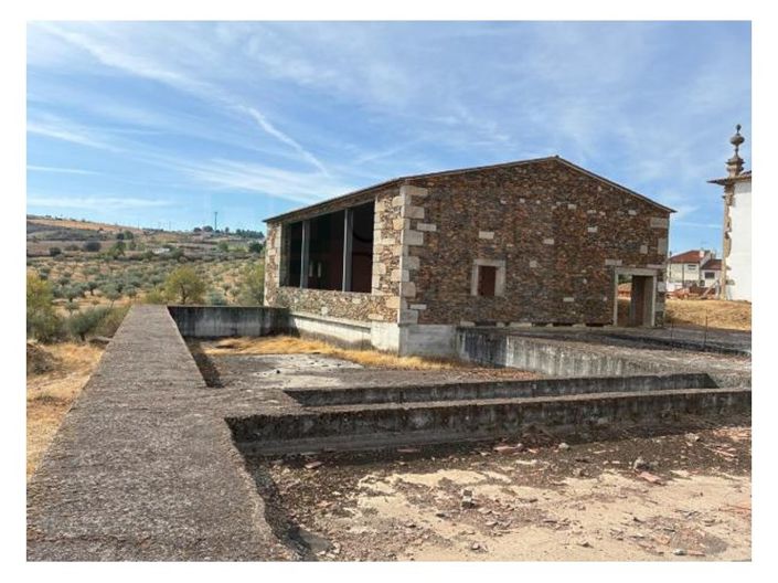 Image No.10-40 Bed Property for sale