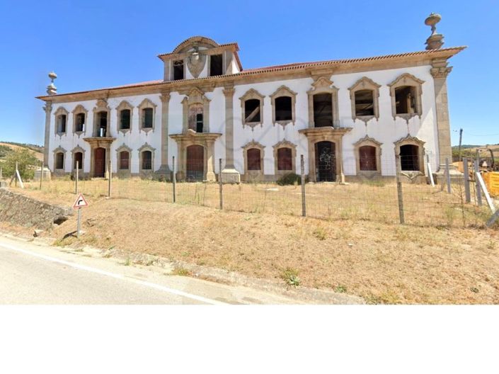 Image No.18-40 Bed Property for sale