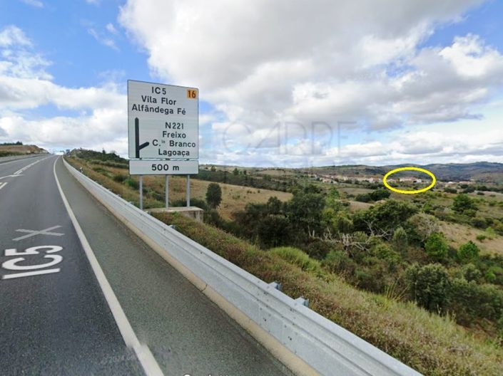 Image No.23-40 Bed Property for sale