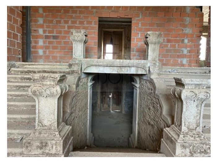 Image No.4-40 Bed Property for sale