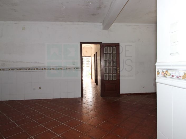 Image No.19-3 Bed House for sale