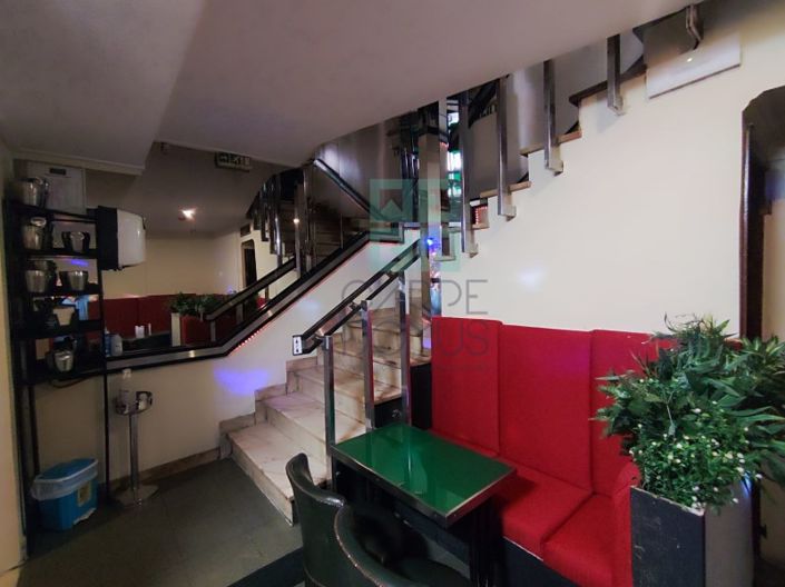 Image No.20-Bar for sale