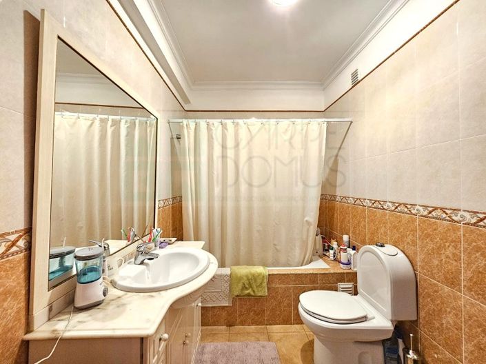 Image No.15-4 Bed House for sale