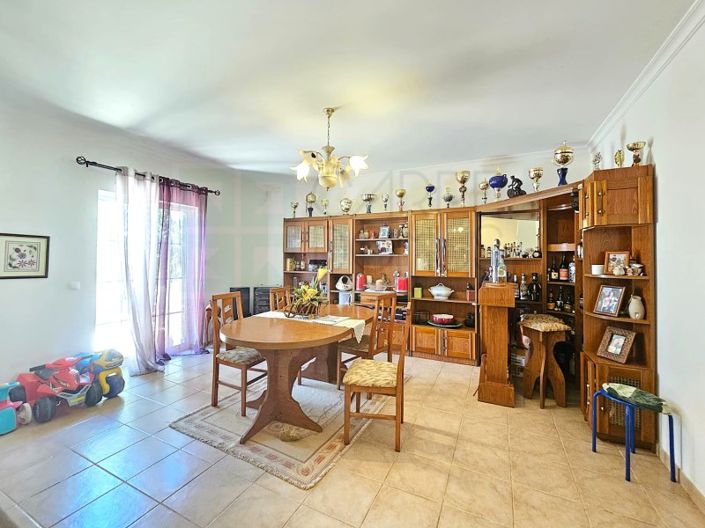 Image No.5-4 Bed House for sale