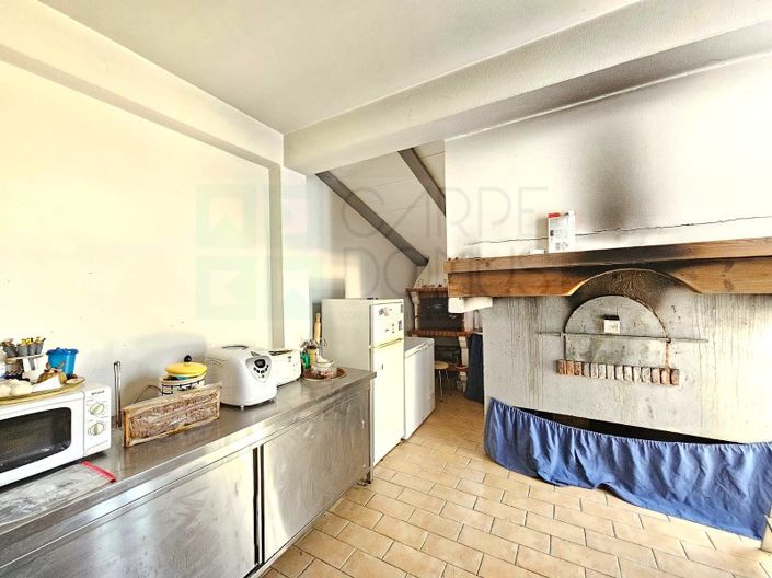 Image No.8-4 Bed House for sale