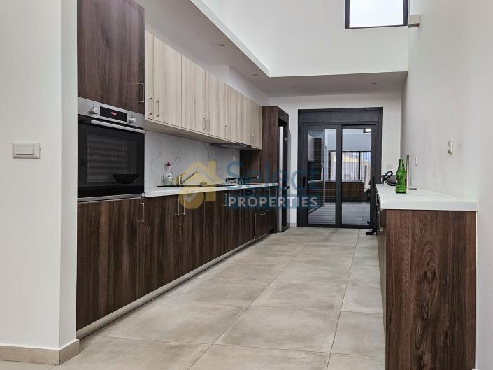 Image No.9-3 Bed Villa for sale