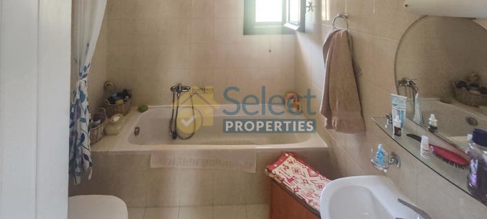 Image No.13-2 Bed House for sale