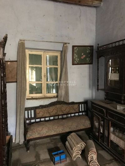 Image No.5-2 Bed House for sale