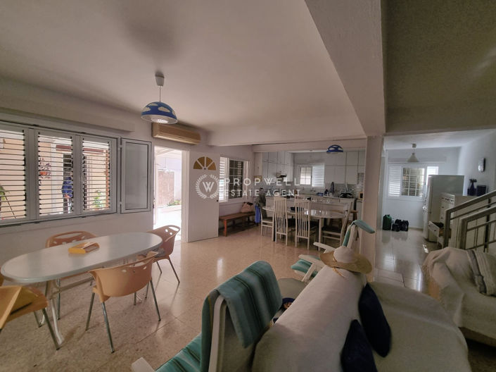 Image No.19-4 Bed House for sale