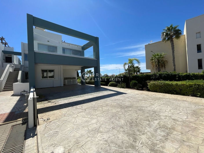 Image No.5-3 Bed House for sale