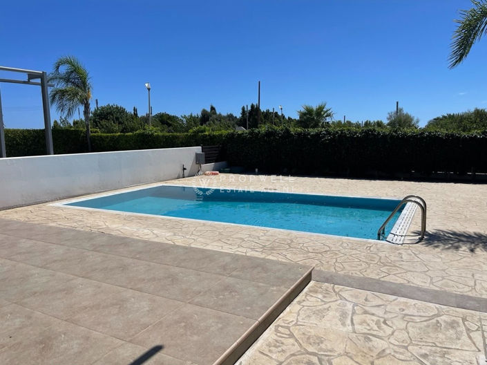 Image No.8-3 Bed House for sale