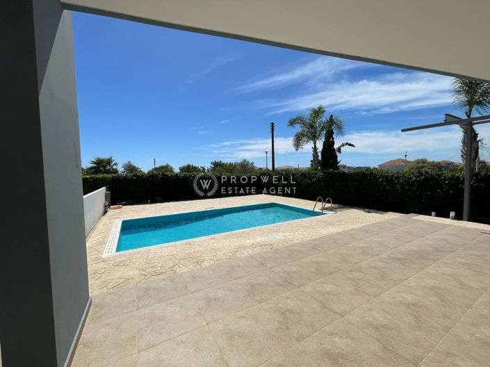 Image No.9-3 Bed House for sale