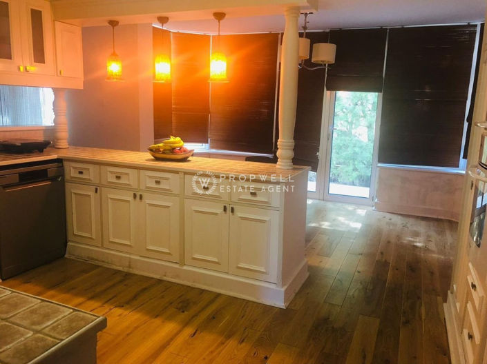 Image No.8-3 Bed House for sale