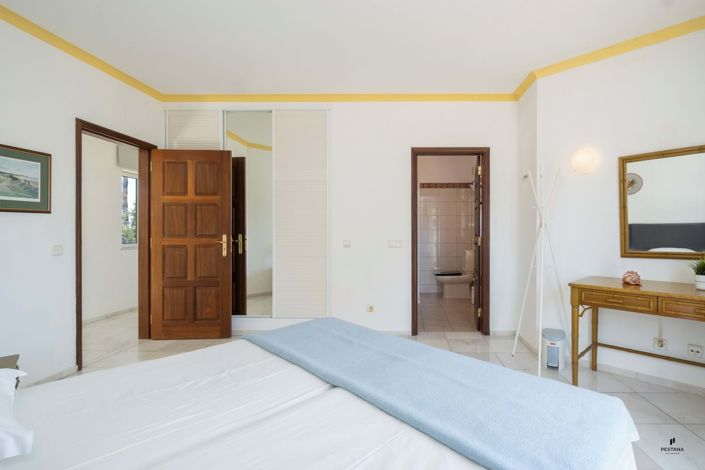 Image No.9-3 Bed Villa for sale