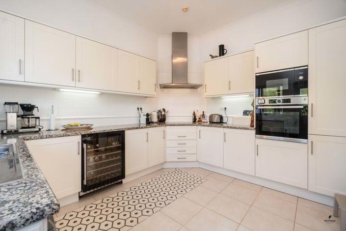 Image No.9-3 Bed Villa for sale