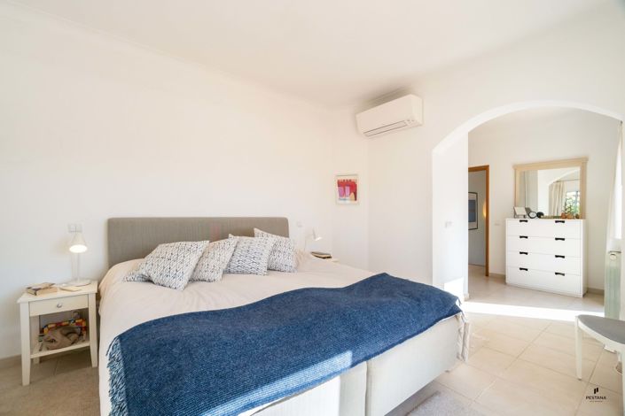 Image No.19-3 Bed Villa for sale