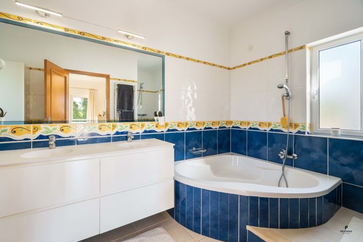 Image No.20-3 Bed Villa for sale