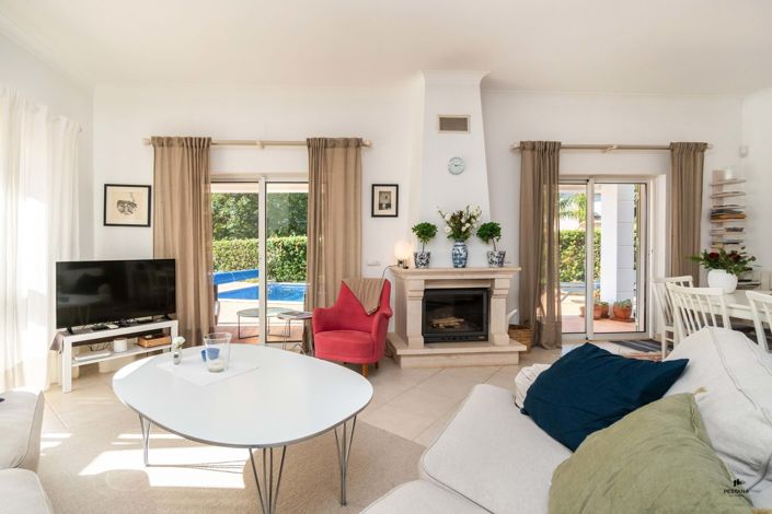 Image No.2-3 Bed Villa for sale