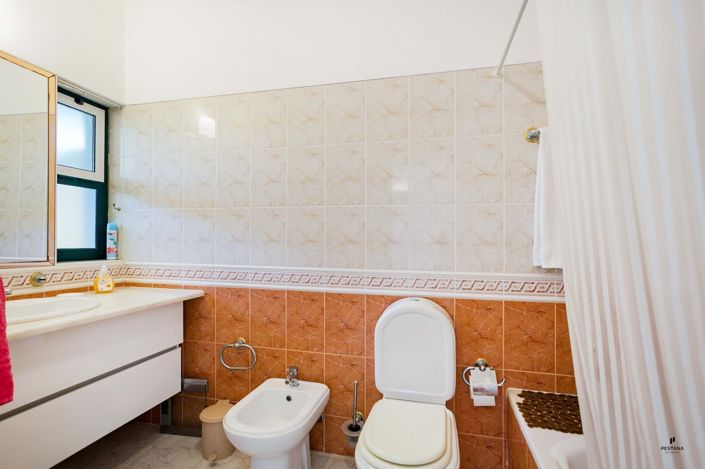 Image No.9-1 Bed Property for sale