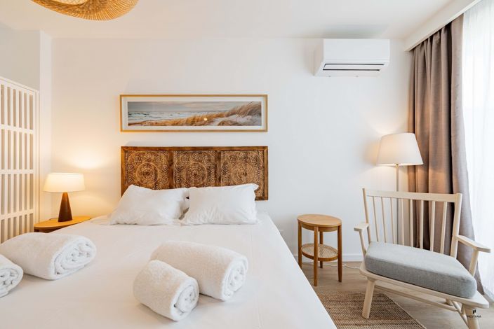 Image No.12-2 Bed Property for sale