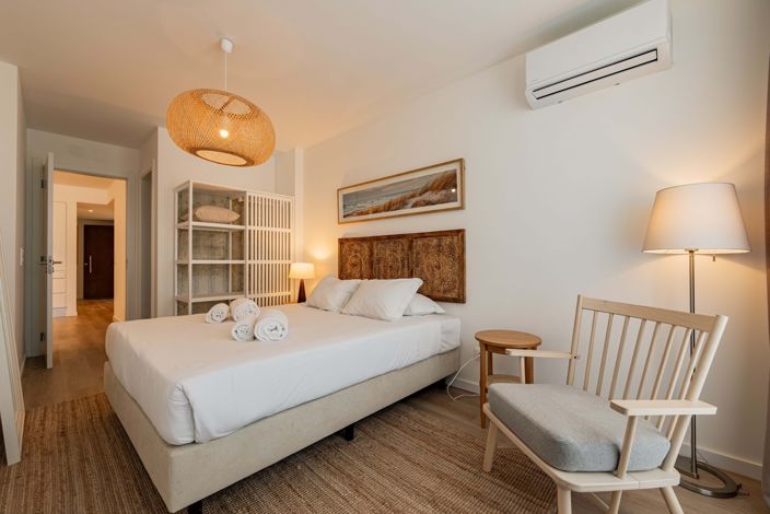 Image No.13-2 Bed Property for sale