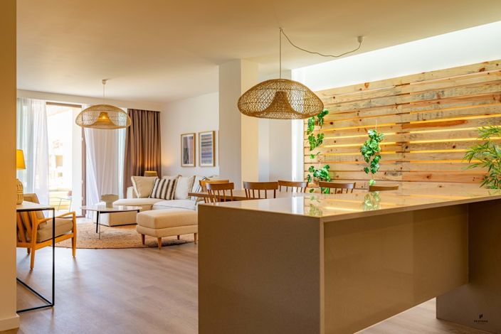 Image No.15-2 Bed Property for sale