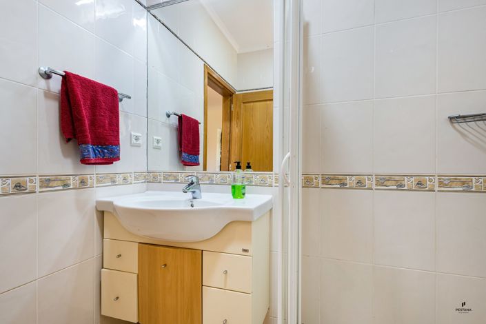 Image No.12-2 Bed Property for sale