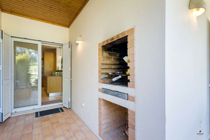 Image No.13-2 Bed Property for sale