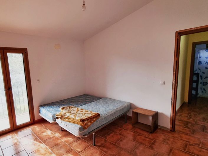 Image No.23-6 Bed Property for sale