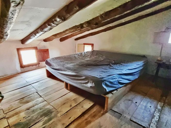 Image No.34-6 Bed Property for sale