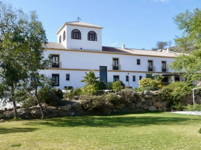 Image No.5-13 Bed Property for sale