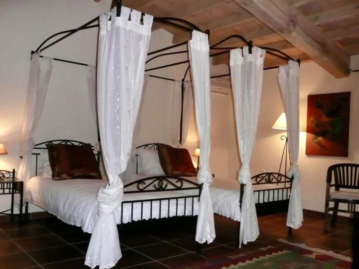 Image No.50-13 Bed Property for sale