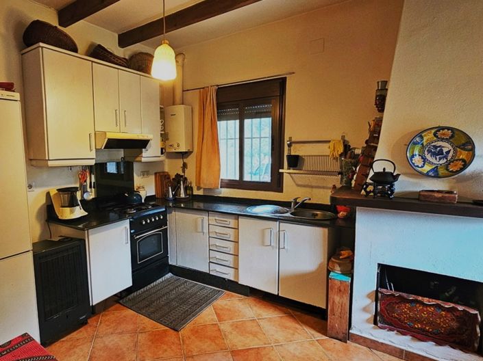 Image No.11-2 Bed Property for sale