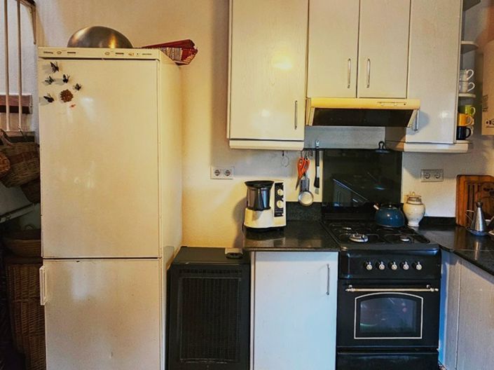 Image No.12-2 Bed Property for sale