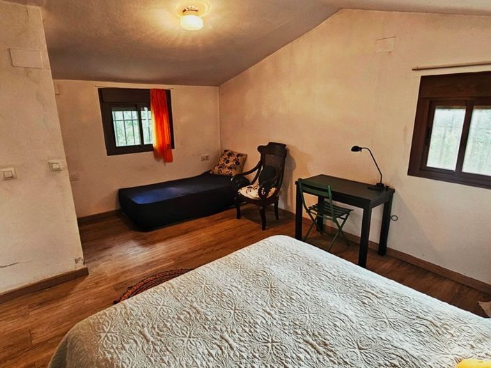 Image No.19-2 Bed Property for sale