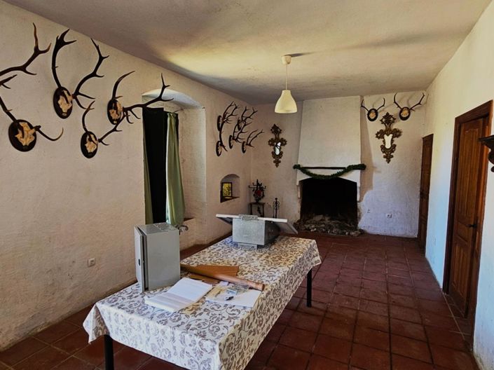 Image No.9-4 Bed Property for sale