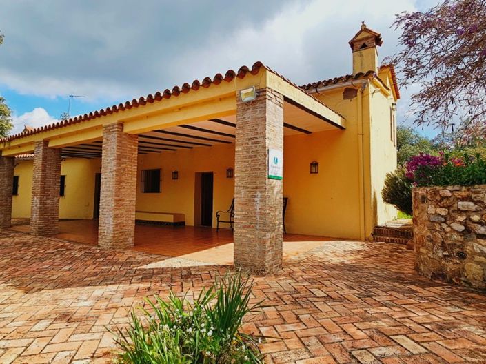 Image No.2-5 Bed Property for sale