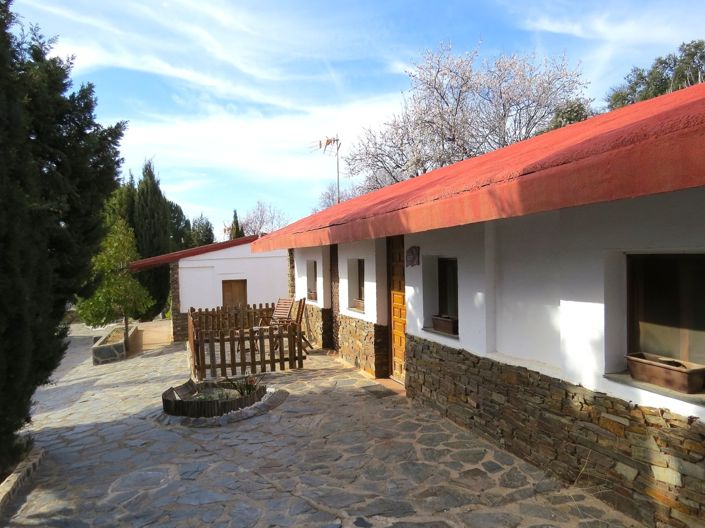 Image No.2-5 Bed Property for sale