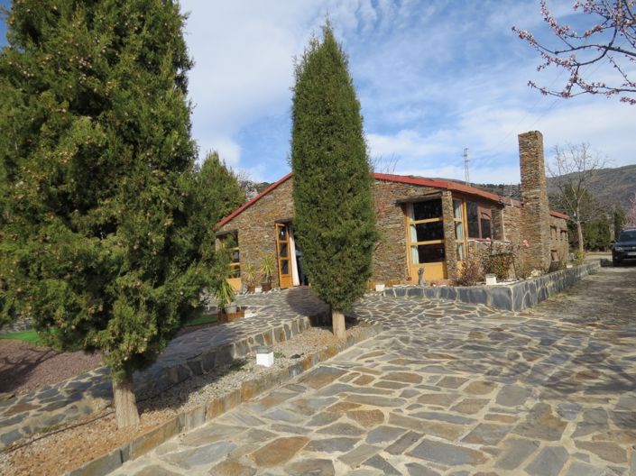 Image No.18-5 Bed Property for sale