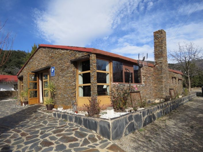 Image No.19-5 Bed Property for sale