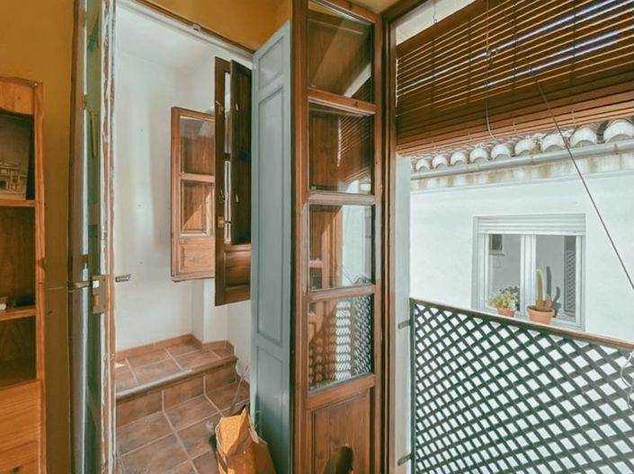 Image No.13-1 Bed Property for sale